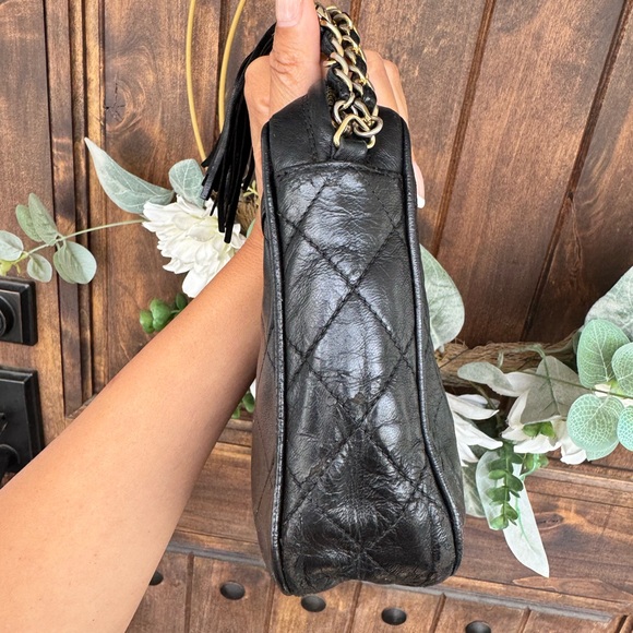 CHANEL Black Quilted Camera Bag with Iconic CC Logo - Picture 5 of 16